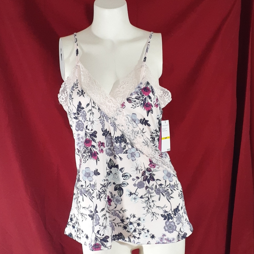 VINCE CAMUTO. - Picture 3 of 7